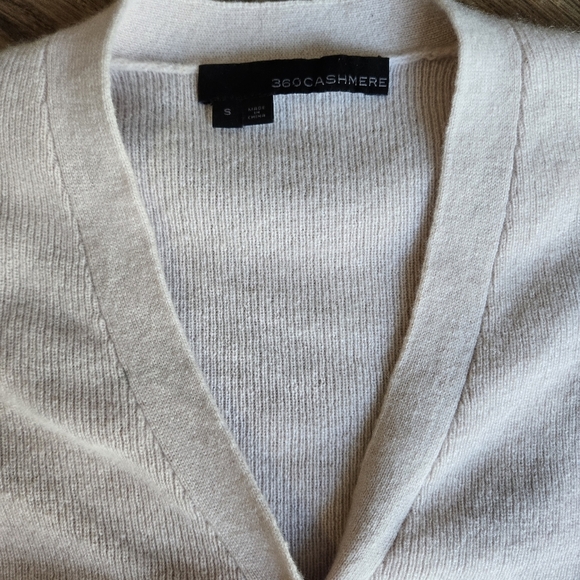 360 Cashmere Pink V Neck Cardigan Size Small - Picture 2 of 6